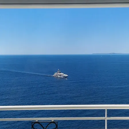 06a1 - Just Like On A Boat Sailing On The Sea