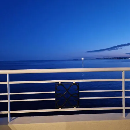 06a1 - Just Like On A Boat Sailing On The Sea